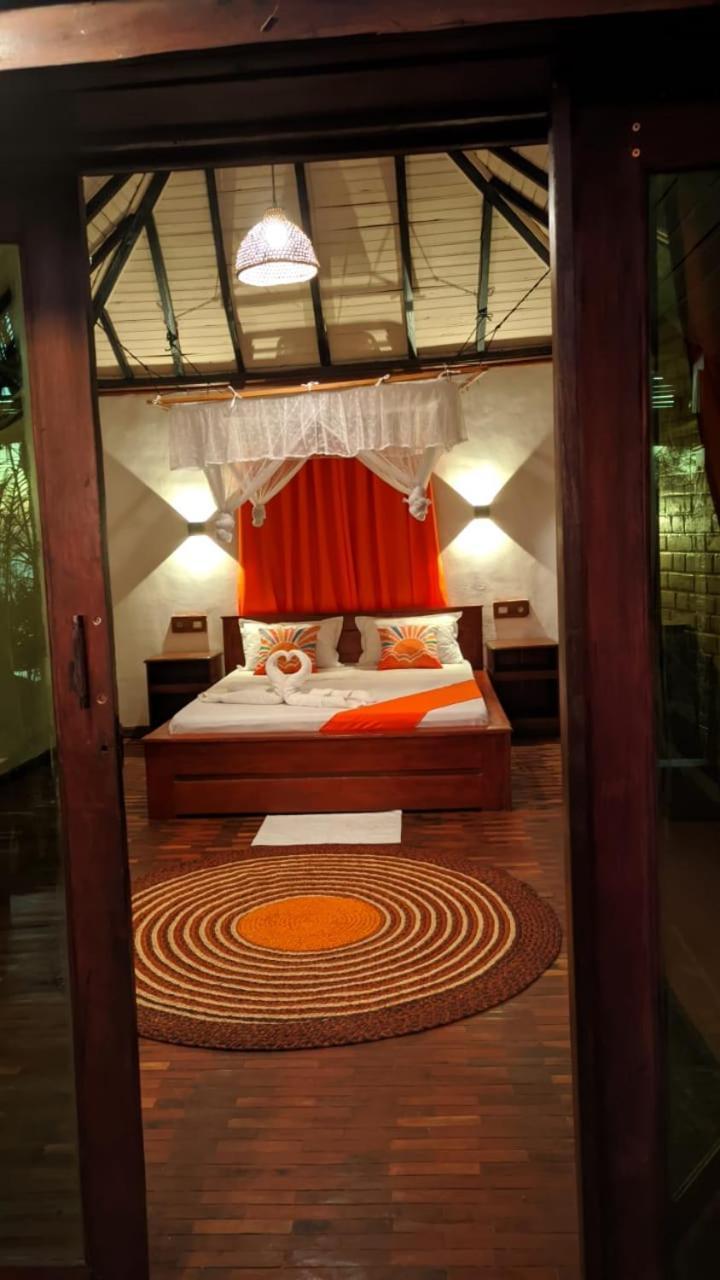 Ampazony Oasis Lodge Mahajanga Extérieur photo