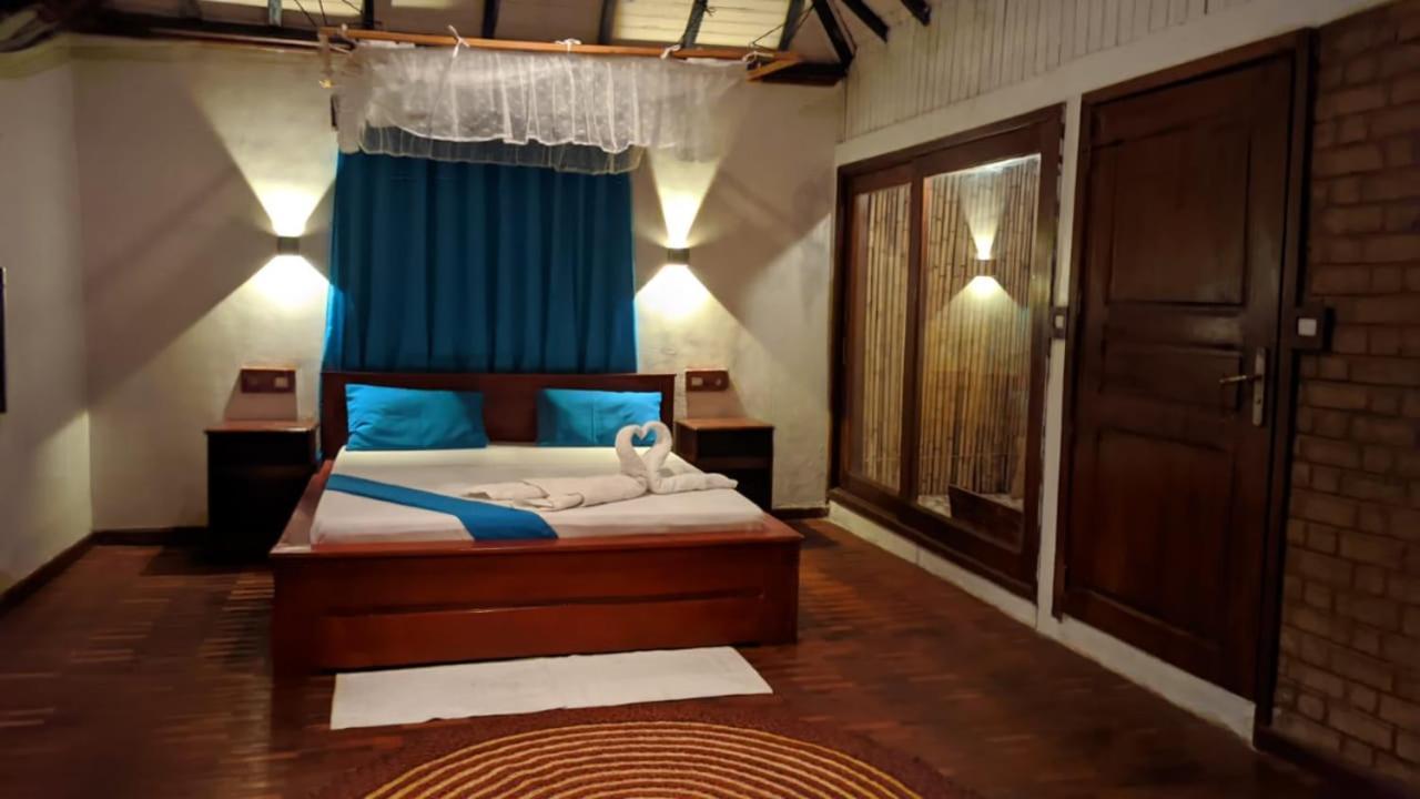 Ampazony Oasis Lodge Mahajanga Extérieur photo