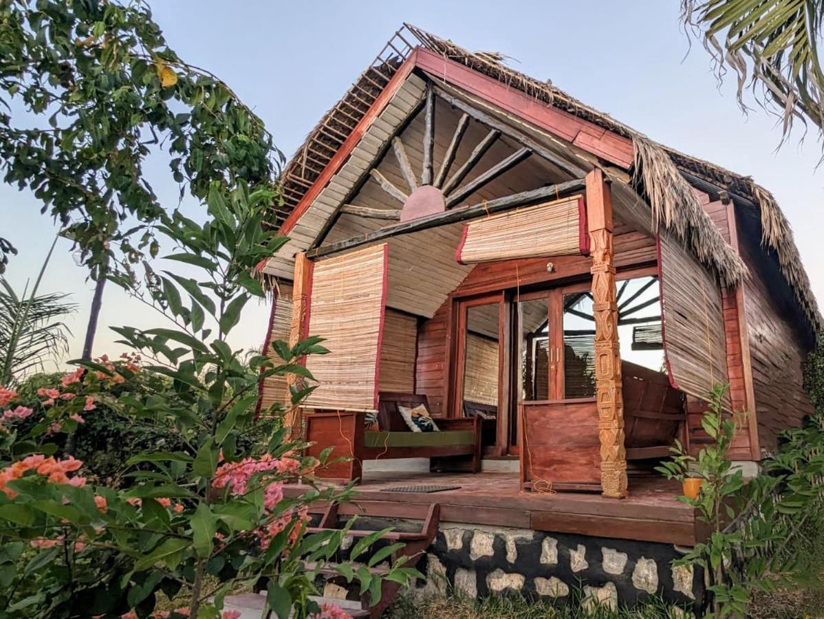 Ampazony Oasis Lodge Mahajanga Extérieur photo