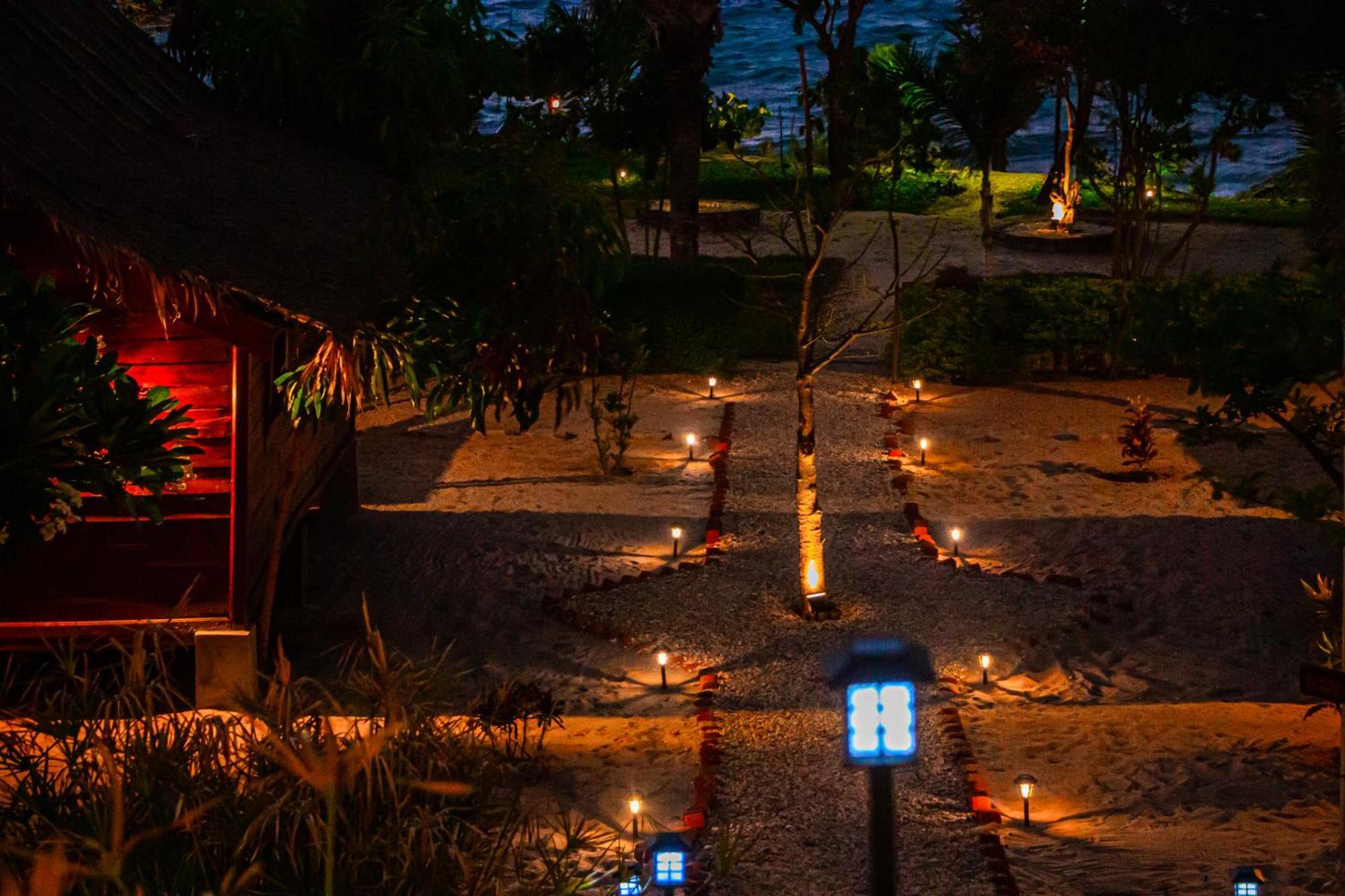 Ampazony Oasis Lodge Mahajanga Extérieur photo