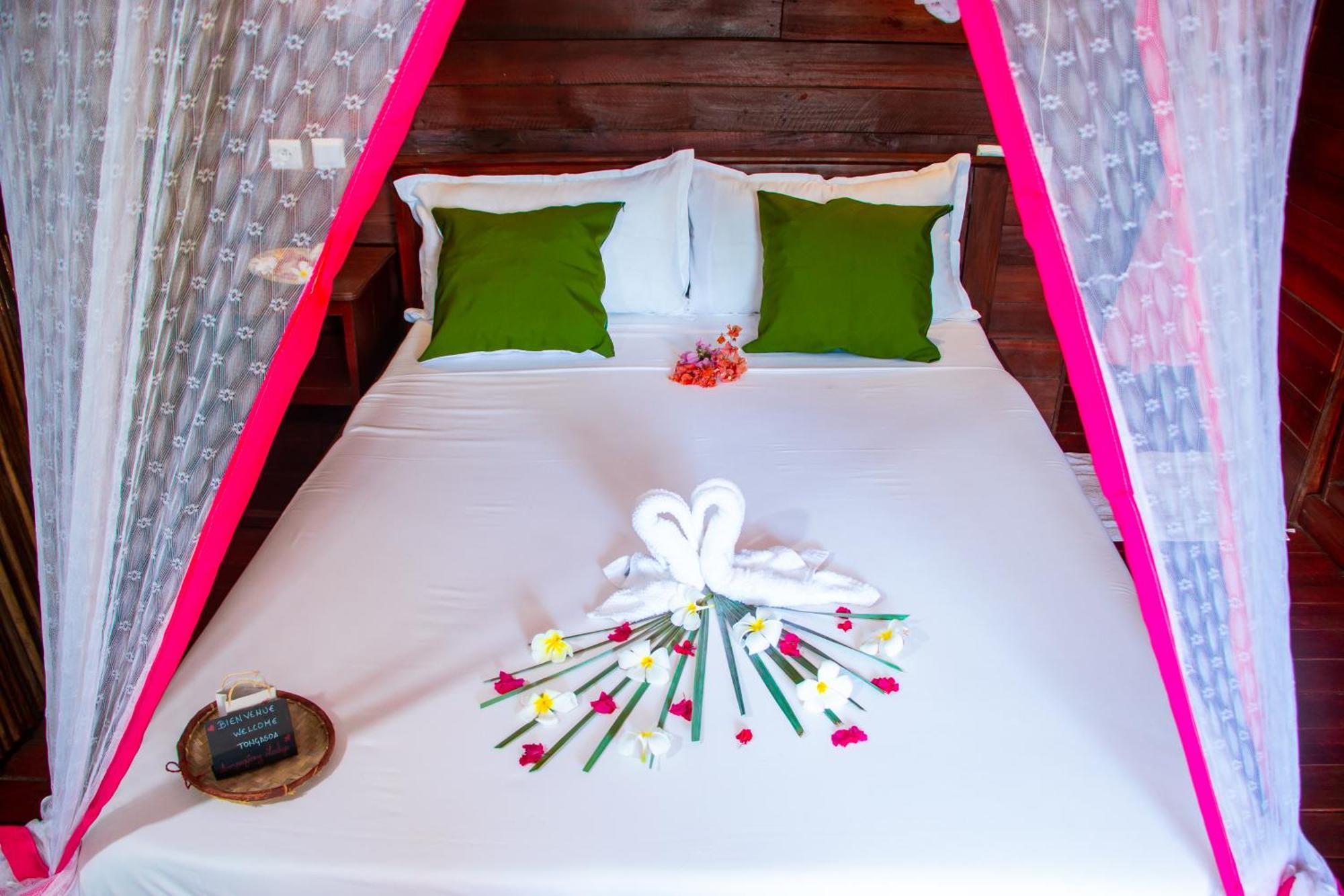 Ampazony Oasis Lodge Mahajanga Extérieur photo