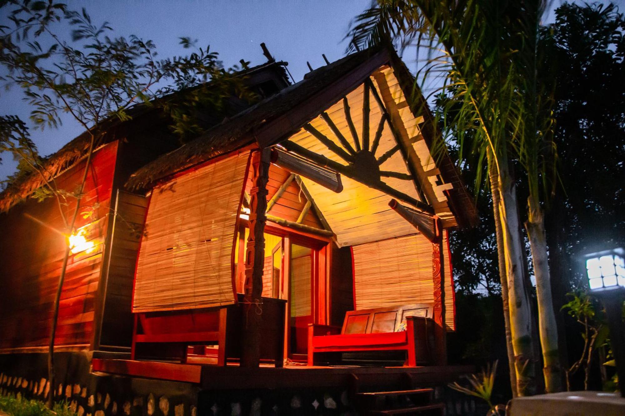 Ampazony Oasis Lodge Mahajanga Extérieur photo