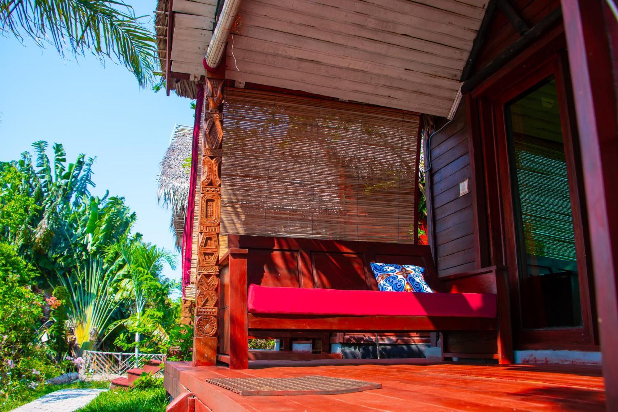 Ampazony Oasis Lodge Mahajanga Extérieur photo