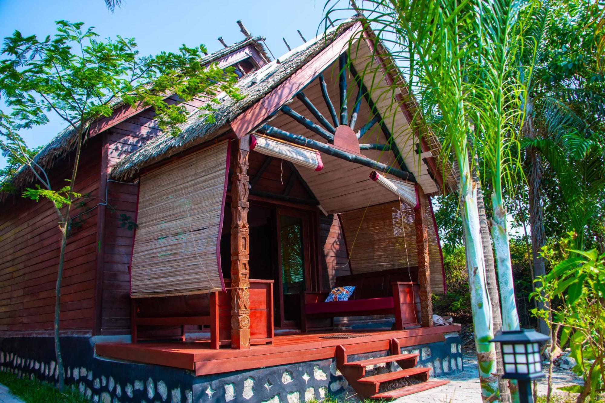 Ampazony Oasis Lodge Mahajanga Extérieur photo